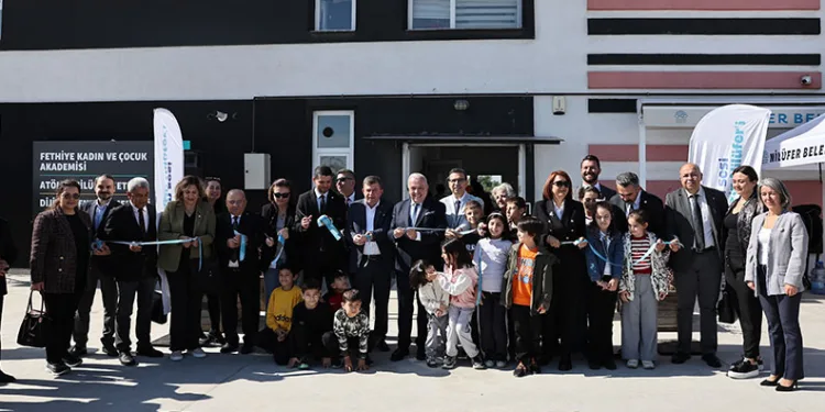 Nilüfer Belediyesi dijital deneyim merkezi açıldı