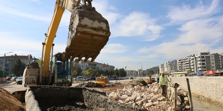 Büyükşehir’den Nilüfer’de kapsamlı dere ıslahı