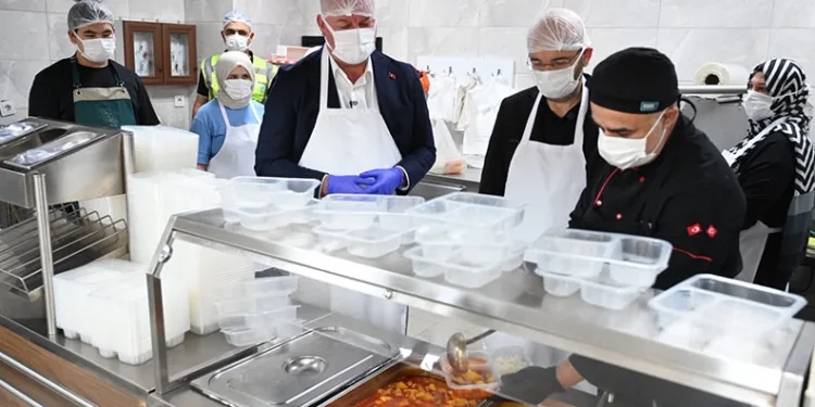 Karacabey Belediyesi’nden her kesime dokunan sosyal destekler