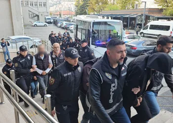 Zonguldak’ta ruhsatsız işletilen madenlerde rüşvet soruşturmasında 16 şüpheli adliyede