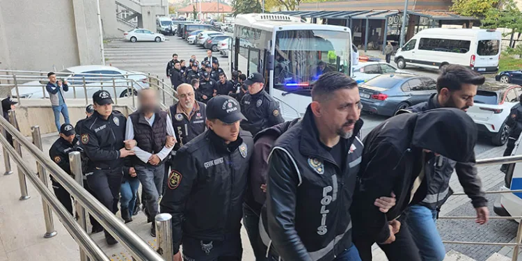 Zonguldak’ta ruhsatsız işletilen madenlerde rüşvet soruşturmasında 16 şüpheli adliyede