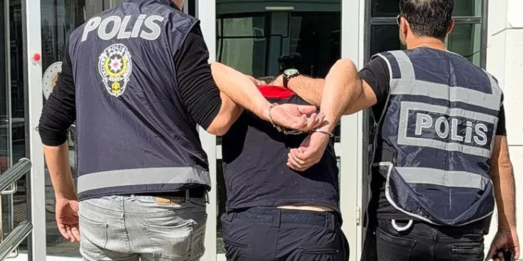İtfaiyeci, eski sevgilisinin evini kundakladı