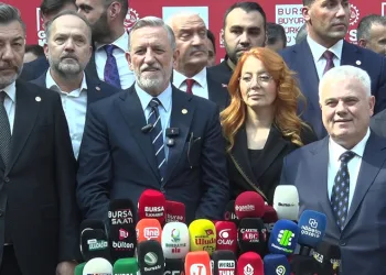 Burkay, “Bugün tarihi bir günü yaşıyoruz”