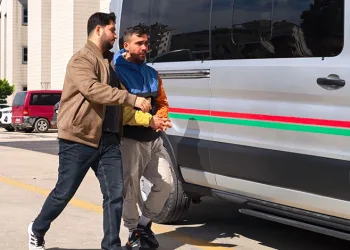 Bursa’da polisten kaçan şüphelinin üzerinden 50 gram uyuşturucu çıktı
