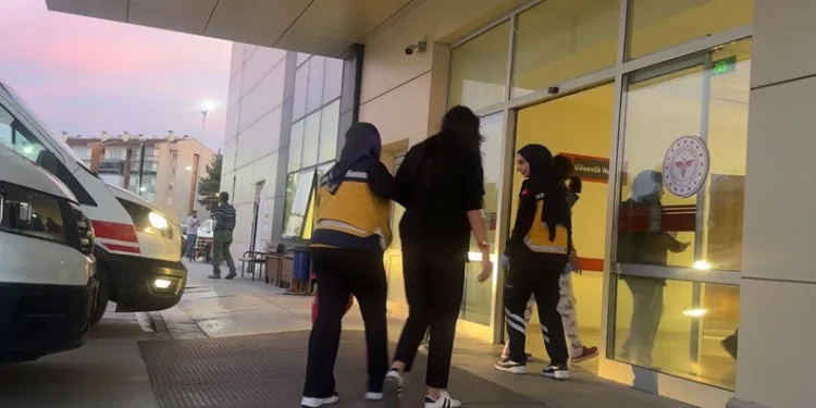 Burdur’da 52 öğrenci zehirlenme şüphesiyle hastaneye başvurdu