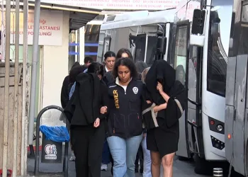 İstanbul’da uluslararası dolandırıcılık şebekesine operasyon