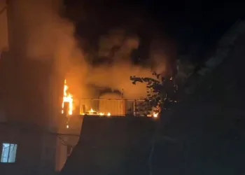 Bursa’da balkonunda çıkan yangın eve sıçramadan söndürüldü