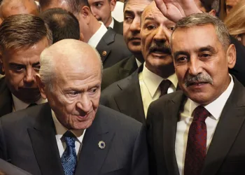 “Yeni Partinin Cumhurbaşkanımız salondayken ayrılması doğru olmamıştır”