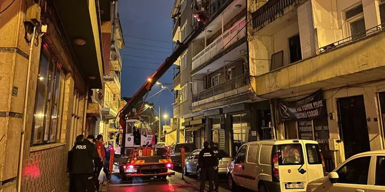 Bursa’da annesini saatlerce rehin aldı: Özel harekat operasyonuyla kurtarıldı