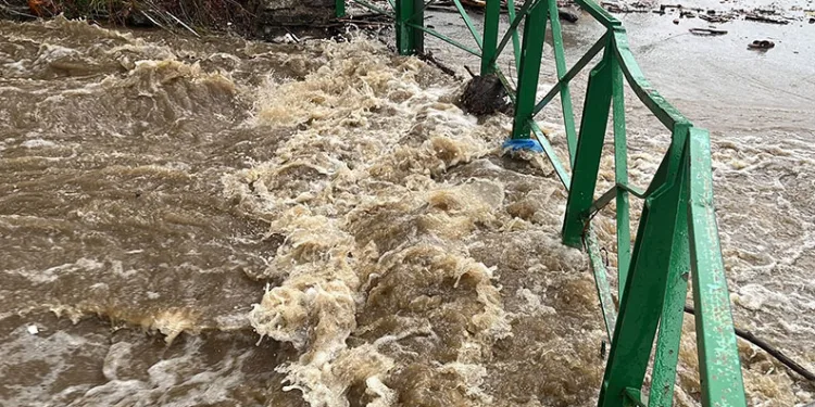 Bursa’da sağanak yağış dereleri taşırdı: Cumalıkızık’ta köprü sular altında kaldı