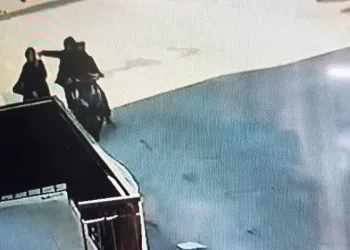 Bursa’da bir kadın telefonla konuşurken kapkaça uğradı