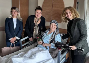 Orhangazi Belediyesinden Hastalara Gül, Çocuklara Oyuncak