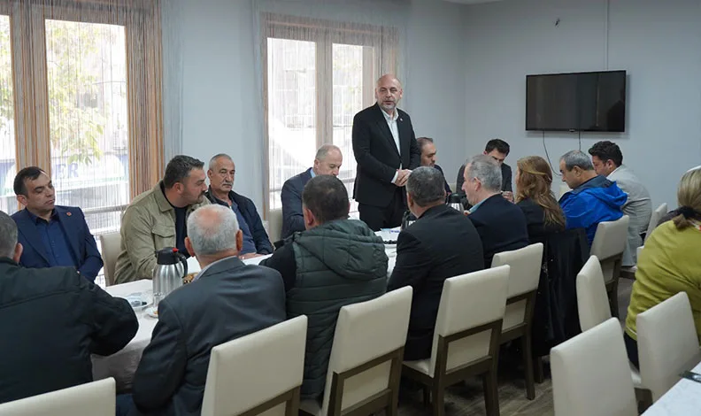 Başkan Aydın ve İlçe Protokolü Muhtarlarla Bir Araya Geldi