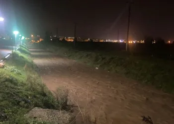 Bursa’da sağanak tarım arazilerini göle çevirdi