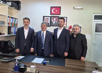 Adnan Kurtuluş’tan Deniz Baykal’a Panayır tepkisi