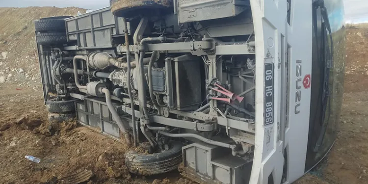 Cezaevi nakil aracı devrildi, 7 kişi yaralandı