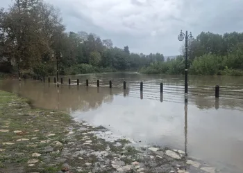 Bartın Irmağı Yalı bölgesinde de taşmaya başladı