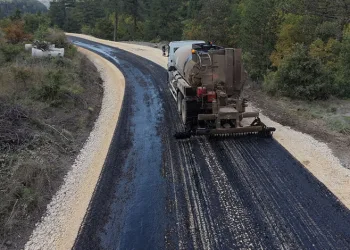 Büyükşehir, Osmangazi’de 10 kilometrelik yolu yeniledi