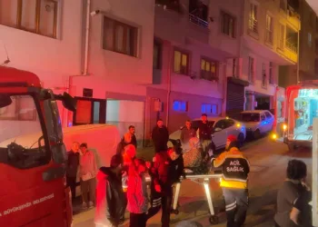 Bursa’da apartmanda panik: Duman asansör boşluğundan çıktı