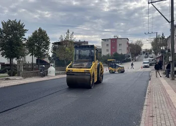 Okullar Bölgesine 4 Bin 920 Metrekarelik Sıcak Asfalt