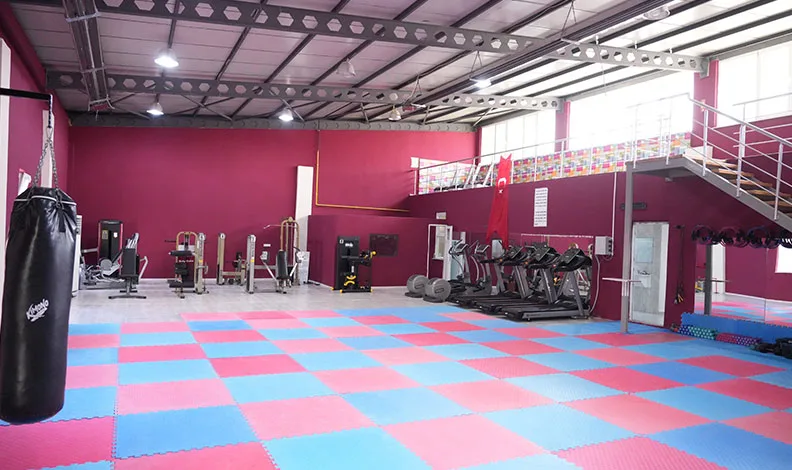 Yenişehir Belediyesi Kadın Spor Salonu hizmete açıldı