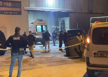 Bursa’da demir bloğun altında kalan genç hayatını kaybetti