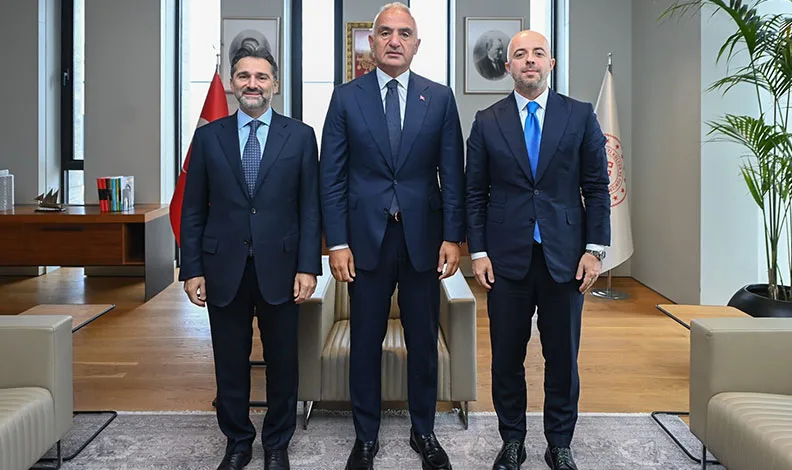 Bakan Ersoy ile THY Yönetim Kurulu Başkanı Şeker bir araya geldi