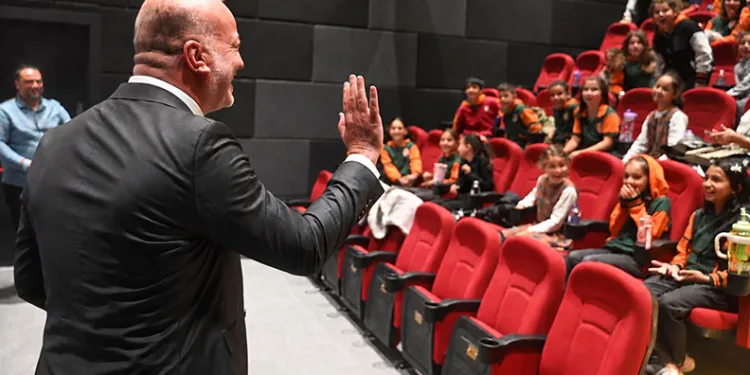 Karacabey’de Kent Sineması Perdelerini Açtı