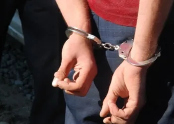Sınıf öğretmeni fuhuş ve uyuşturucu suçlarından tutuklandı