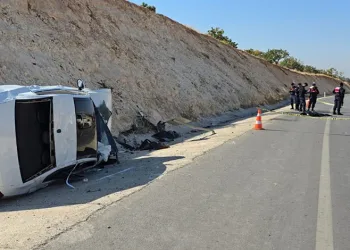 Gaziantep’te kavşakta otomobille çarpışan motosikletli hayatını kaybetti