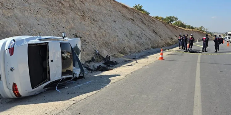 Gaziantep’te kavşakta otomobille çarpışan motosikletli hayatını kaybetti