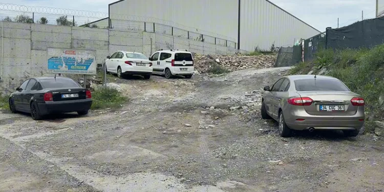 Büyükçekmece’deki cinayetin faili araç içerisinde ölü bulundu