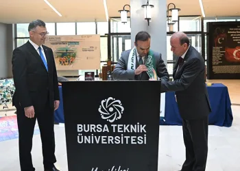 BTSO Başkanı Matlı’dan Bakan Kacır’a Bursaspor atkısı