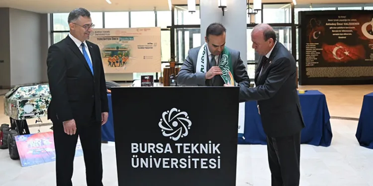BTSO Başkanı Matlı’dan Bakan Kacır’a Bursaspor atkısı