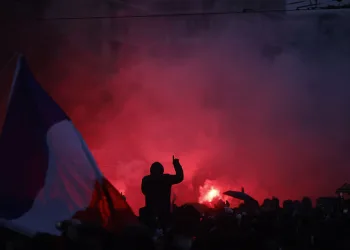 Fransa’da sokaklar bir kez daha karıştı