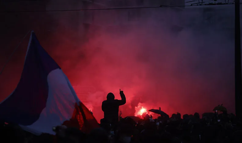 Fransa’da sokaklar bir kez daha karıştı