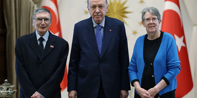 Cumhurbaşkanı Erdoğan, Aziz Sancar ve eşini kabul etti