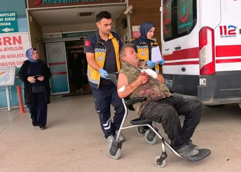 Bursa’da elini motorlu testereye kaptıran 61 yaşındaki adam yaralandı