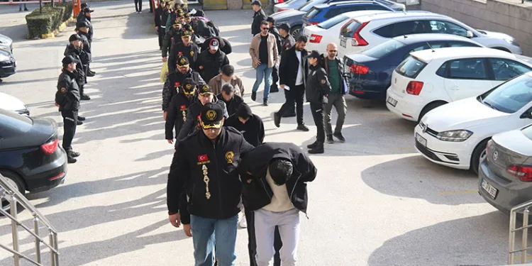 Eskişehir merkezli fuhuş operasyonunda 18 şüpheli tutuklandı