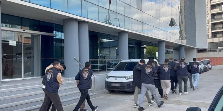Bursa’da siber dolandırıcılık operasyonu: 4 şüpheli tutuklandı