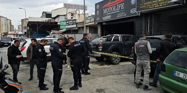Kayseri’de silahlı kavga: 1’i ağır 3 yaralı