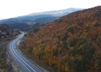 Bolu-Mudurnu kara yolunda sonbahar cümbüşü havadan görüntülendi