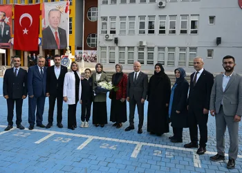 Osmangazi 23 Nisan Ortaokulunda Şule Yüksel Şenler Kütüphanesi Açıldı