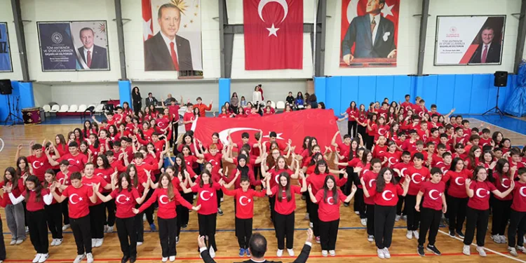 Yenişehir’de Cumhuriyetin 103. Yılı Coşkuyla Kutlandı