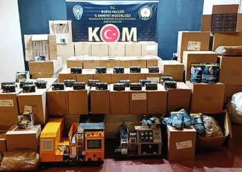 Bursa’da kaçak sigara ve tütün operasyonu: 4 şüpheli yakalandı