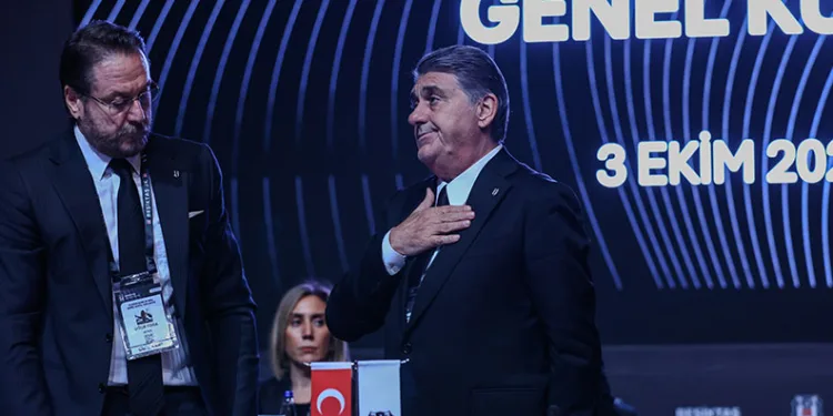 Beşiktaş yönetimi ibra edildi