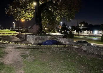 Zeytinburnu’nda surların önünde erkek cesedi bulundu