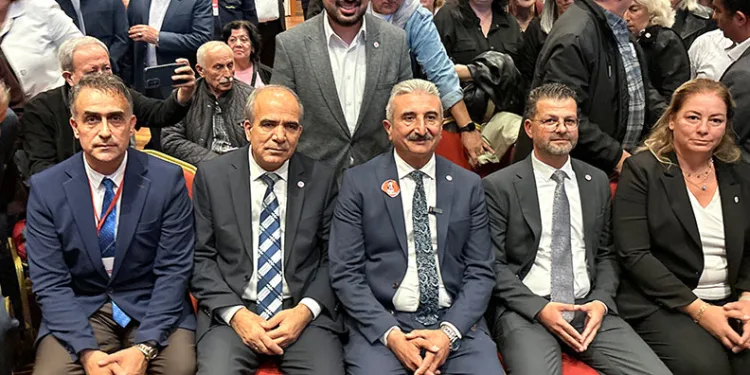 Yeni Parti Bursa’da Nihat Yeşiltaş güven tazeledi